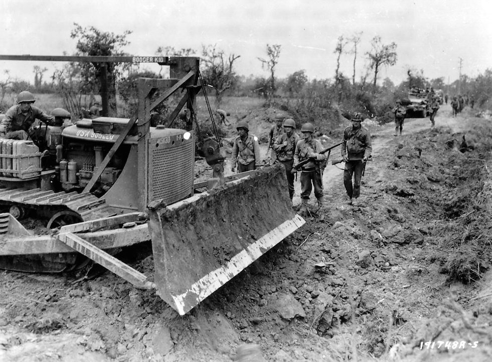 Dozer da guerra e carri armati apripista: (Foto storiche) - MMT Dozer da guerra e carri armati apripista: (Foto storiche) - MMT