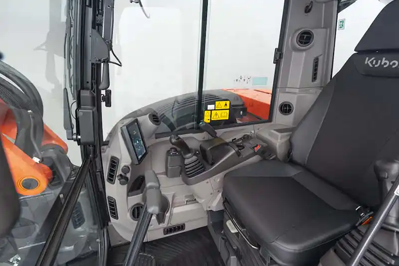 escavatore kubota kx085-5