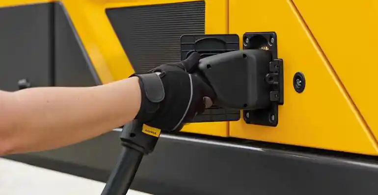 escavatore volvo ec230